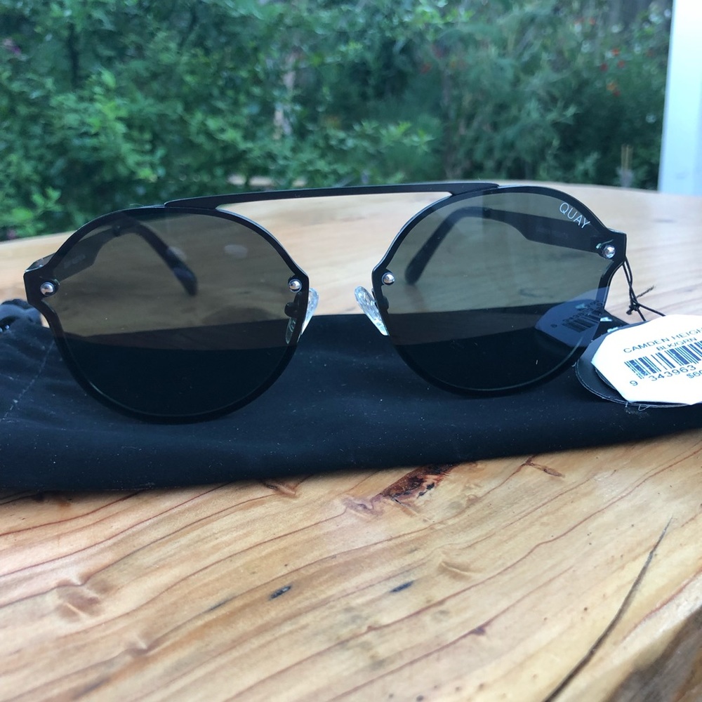 Quay Australia sunglasses black aviator NWT